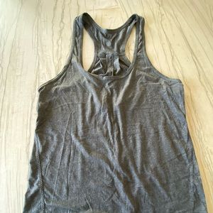 Lululemon cut out back slit tank size 6 charcoal gray